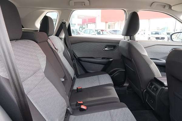2024 Nissan X-TRAIL ST T33