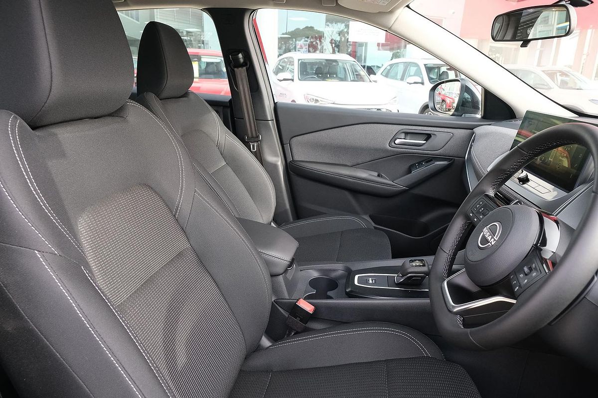 2025 Nissan QASHQAI ST J12