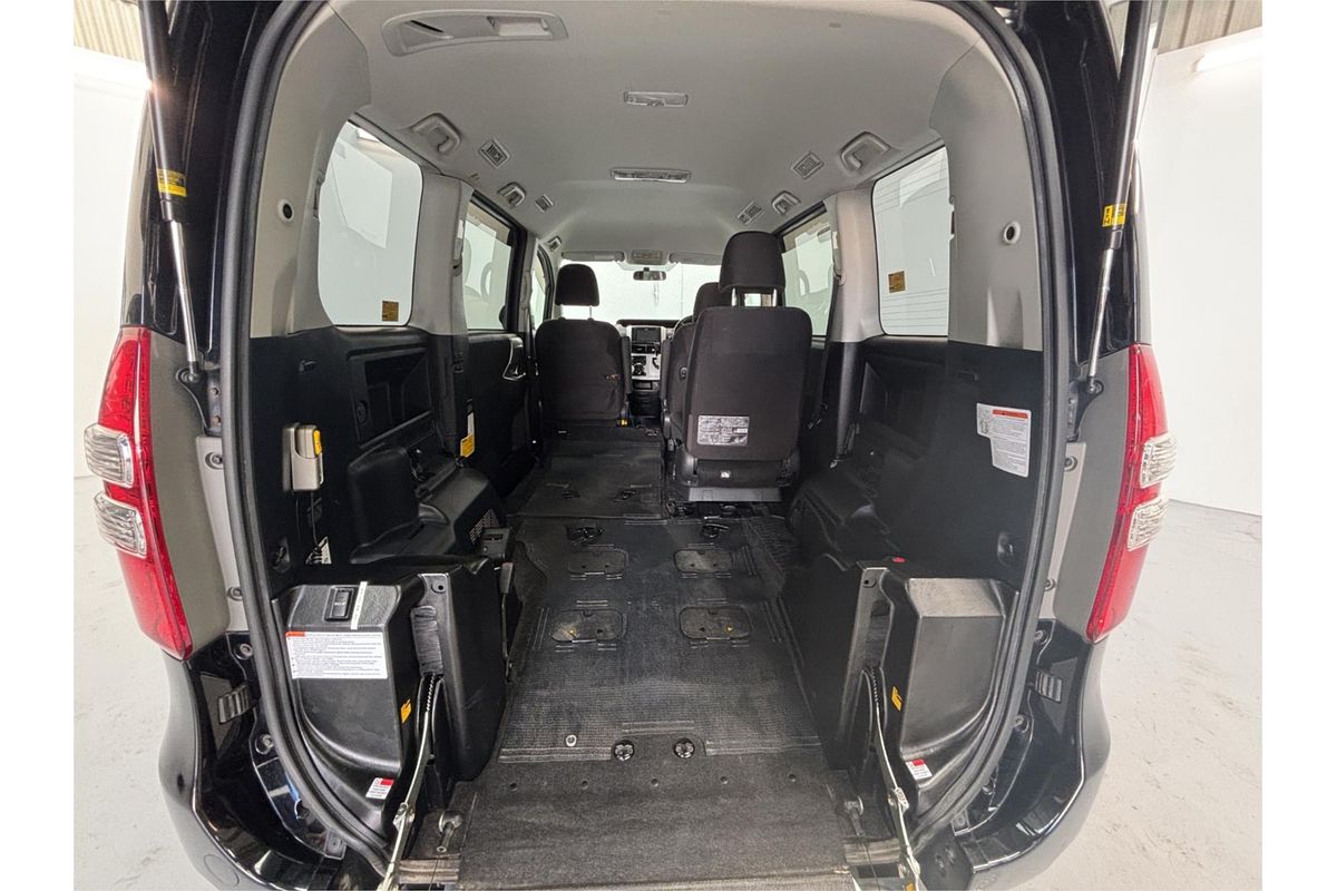 2013 Toyota Noah WELCAB