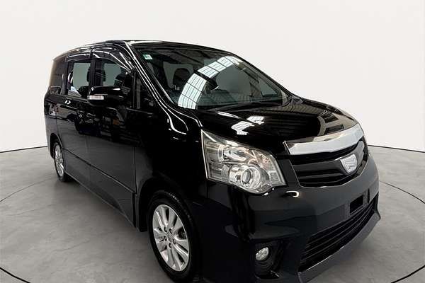 2013 Toyota Noah WELCAB