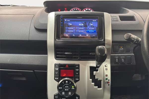 2013 Toyota Noah WELCAB