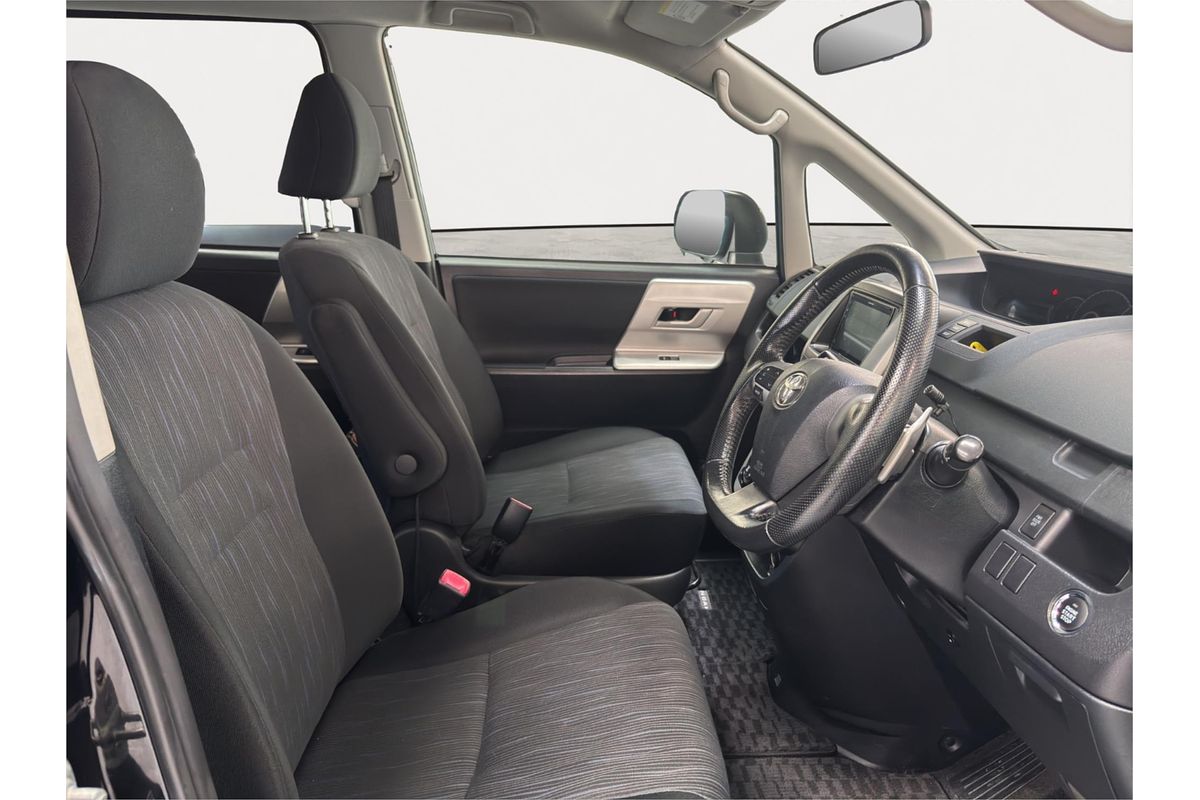 2013 Toyota Noah WELCAB