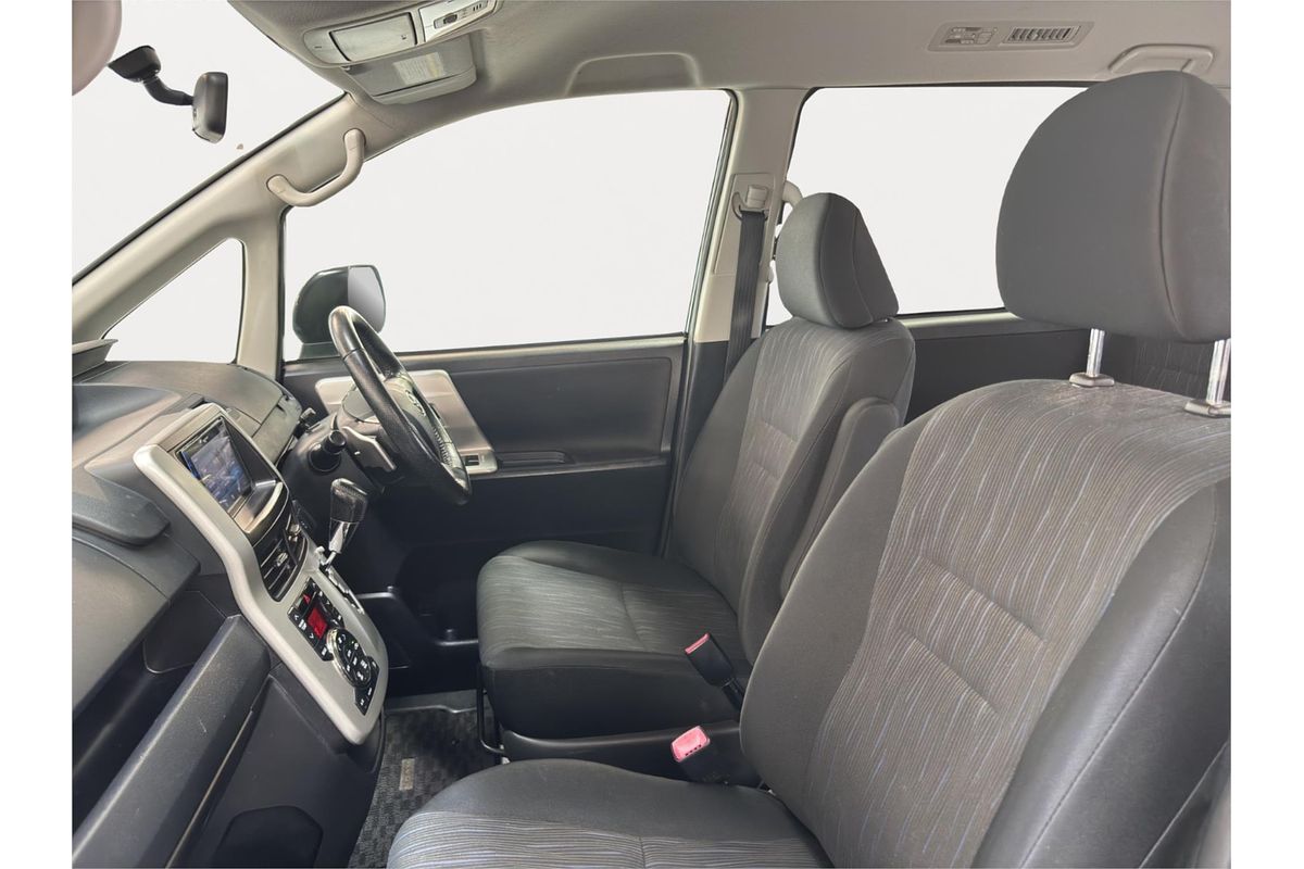 2013 Toyota Noah WELCAB