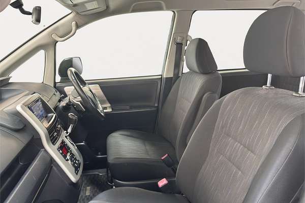 2013 Toyota Noah WELCAB