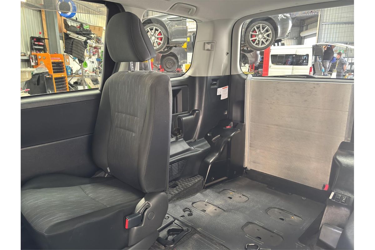 2013 Toyota Noah WELCAB
