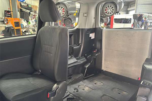 2013 Toyota Noah WELCAB