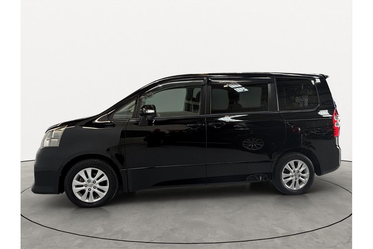 2013 Toyota Noah WELCAB