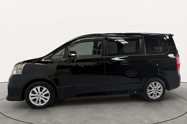 2013 Toyota Noah WELCAB