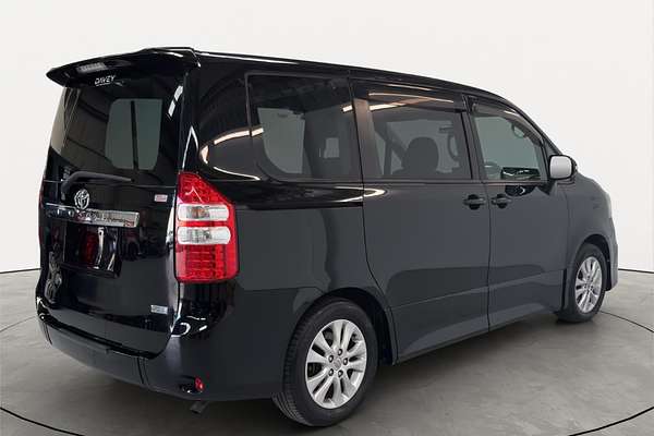 2013 Toyota Noah WELCAB
