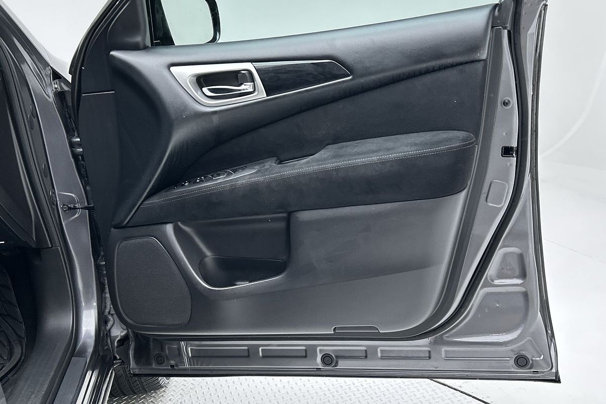 2016 Nissan Pathfinder ST R52