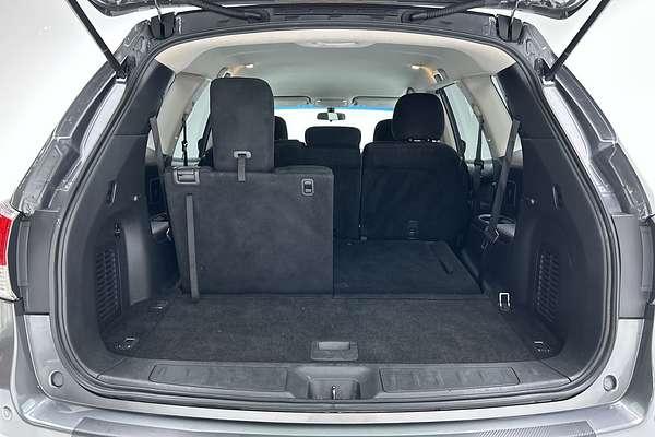 2016 Nissan Pathfinder ST R52
