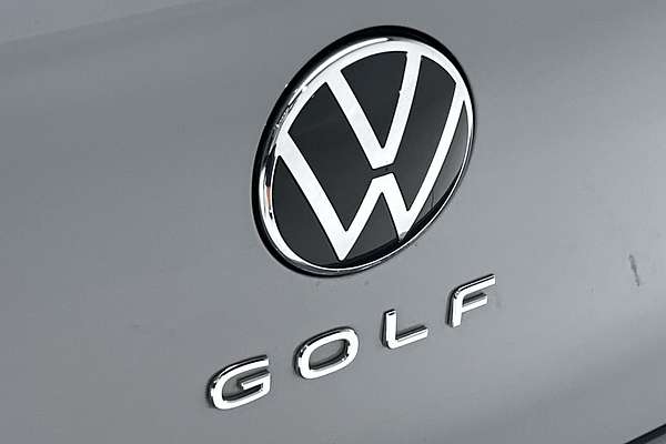 2023 Volkswagen Golf 110TSI R-Line 8