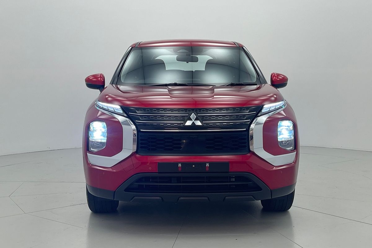 2023 Mitsubishi Outlander ES ZM