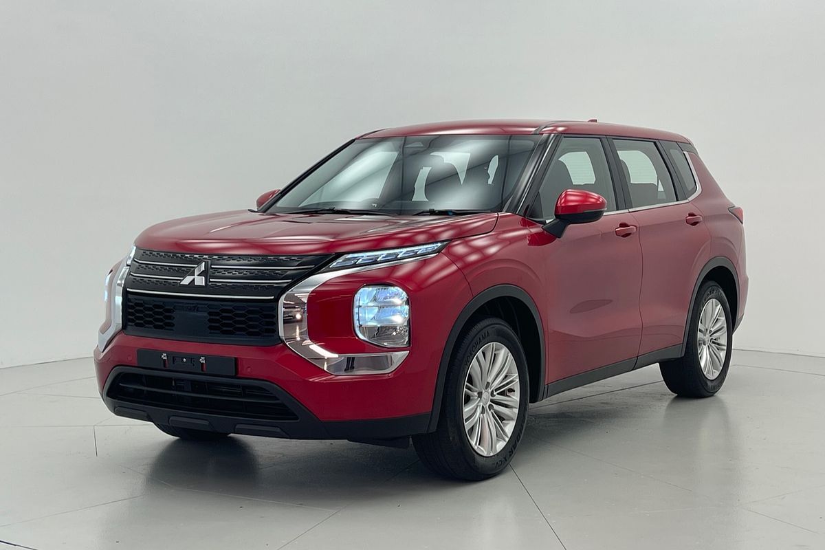 2023 Mitsubishi Outlander ES ZM