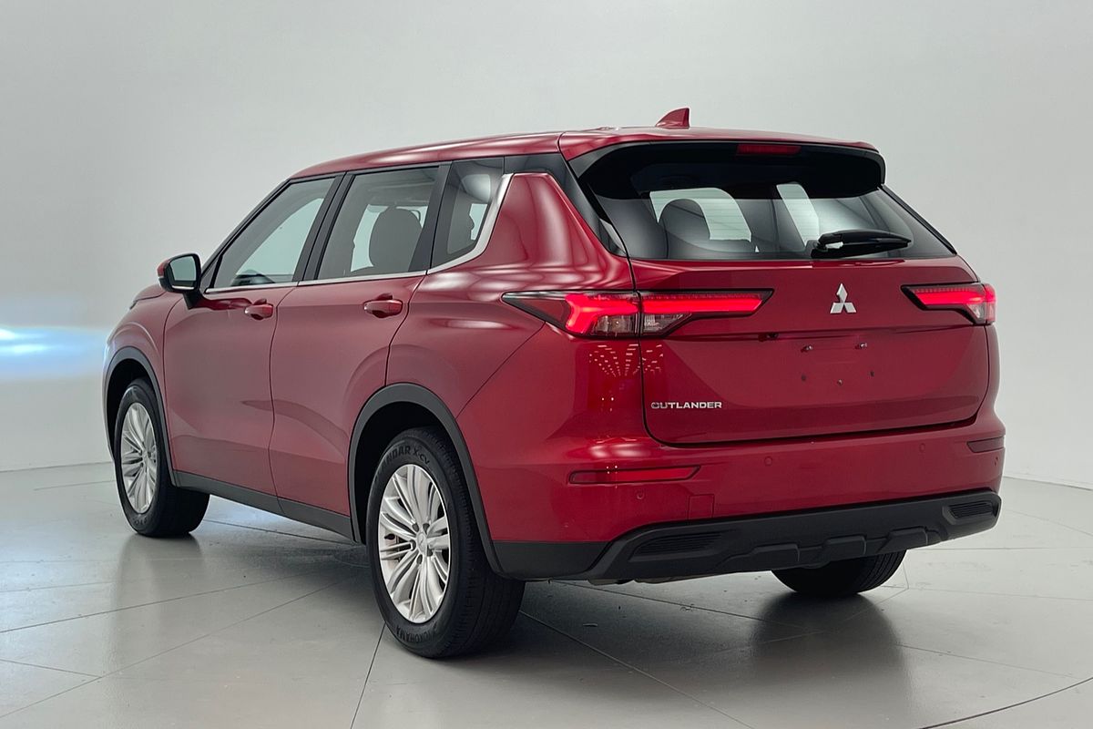 2023 Mitsubishi Outlander ES ZM