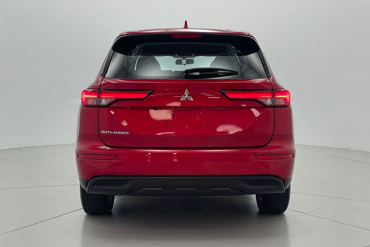 2023 Mitsubishi Outlander ES ZM