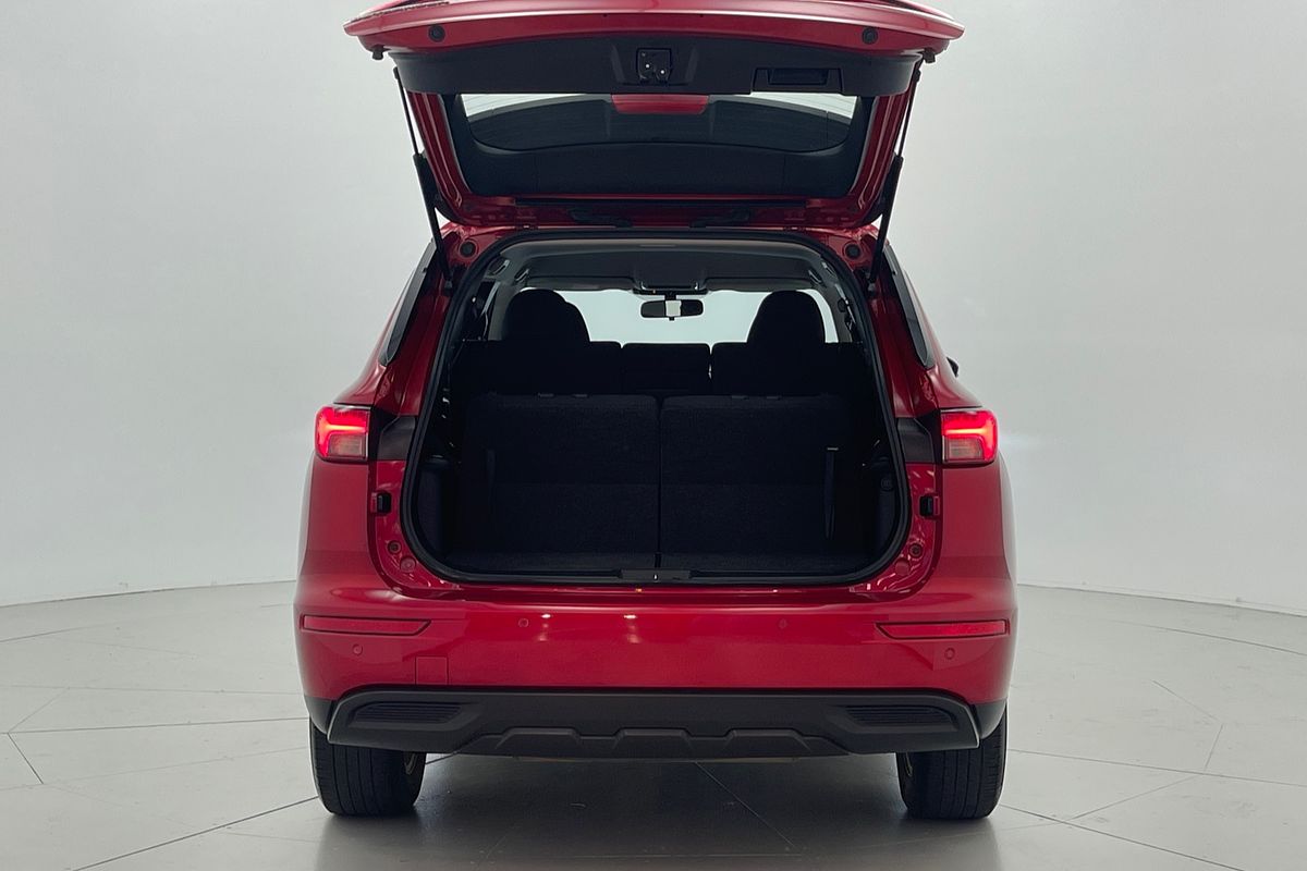2023 Mitsubishi Outlander ES ZM