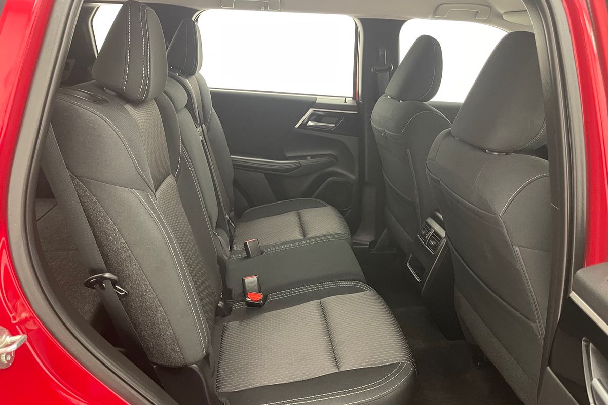 2023 Mitsubishi Outlander ES ZM