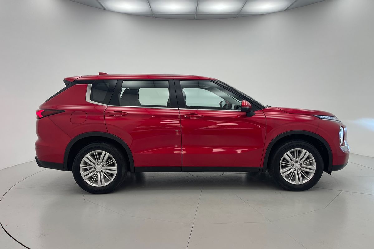 2023 Mitsubishi Outlander ES ZM