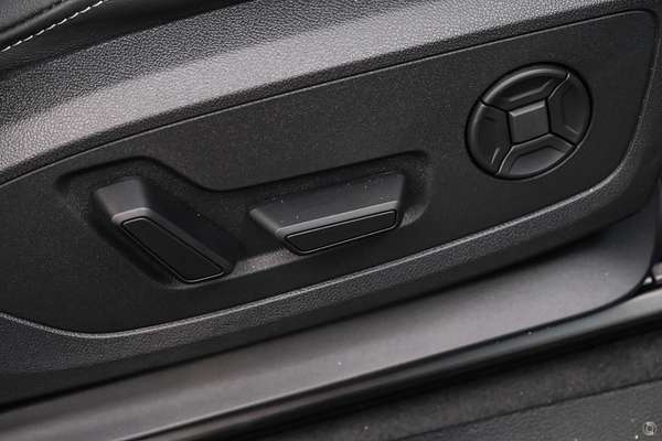 2025 Audi Q3 40 TFSI S line F3