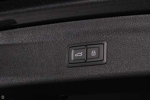 2025 Audi Q3 40 TFSI S line F3