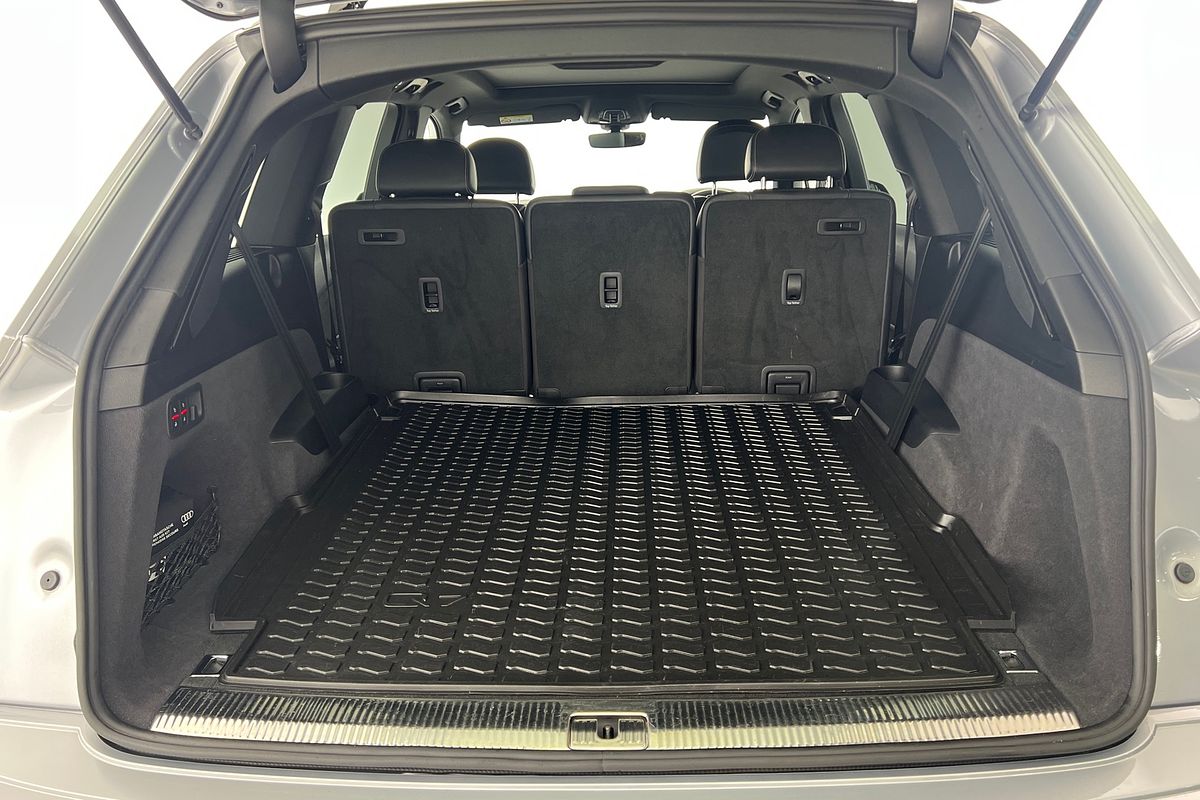 2020 Audi Q7 50 TDI S line 4M