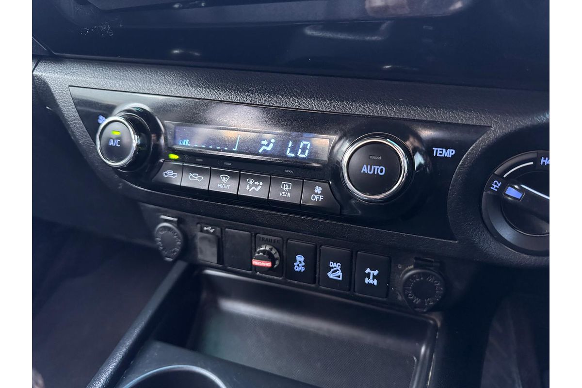 2017 Toyota Hilux SR5 GUN126R 4X4