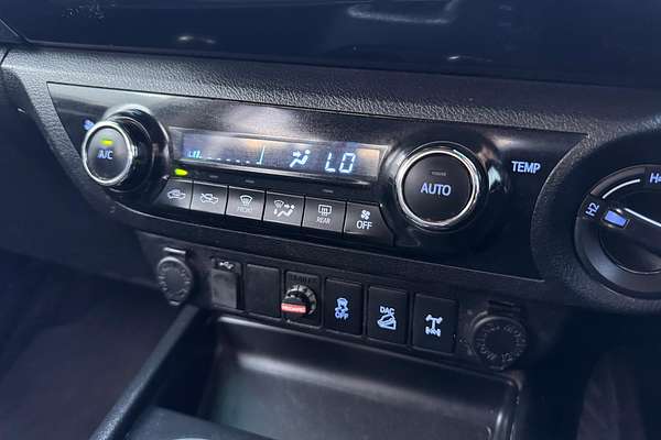 2017 Toyota Hilux SR5 GUN126R 4X4