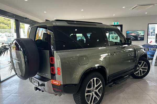 2022 Land Rover Defender 90 P300 S L663