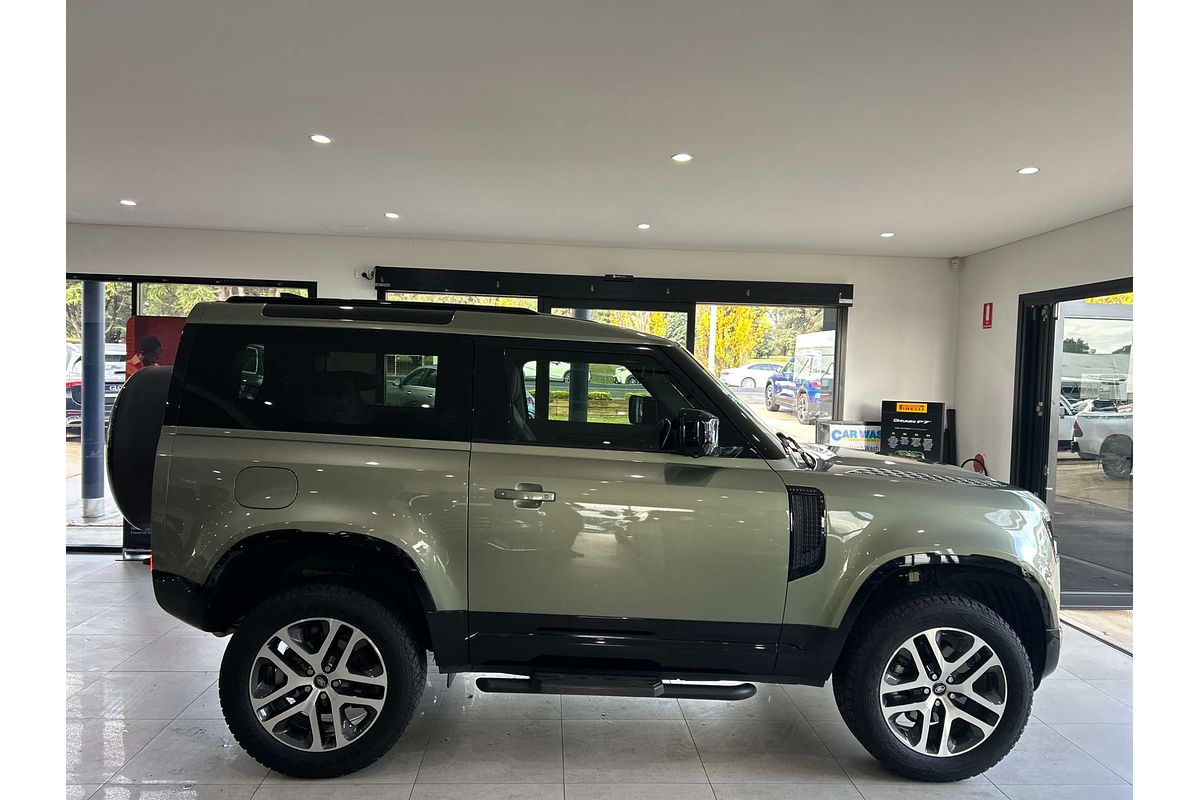 2022 Land Rover Defender 90 P300 S L663