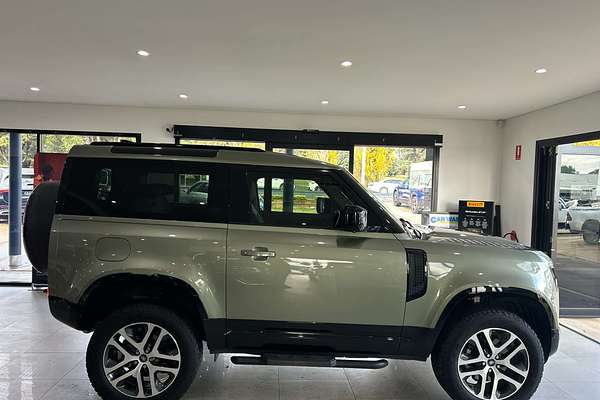 2022 Land Rover Defender 90 P300 S L663