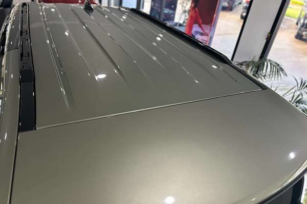 2022 Land Rover Defender 90 P300 S L663