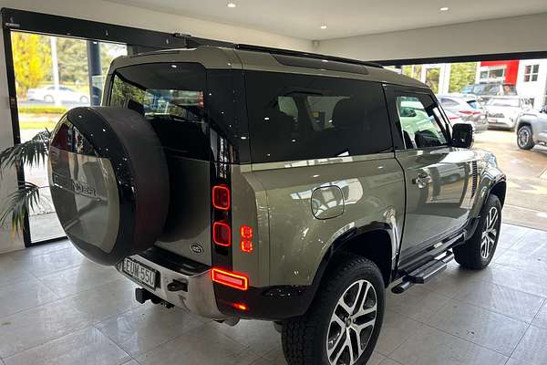 2022 Land Rover Defender 90 P300 S L663