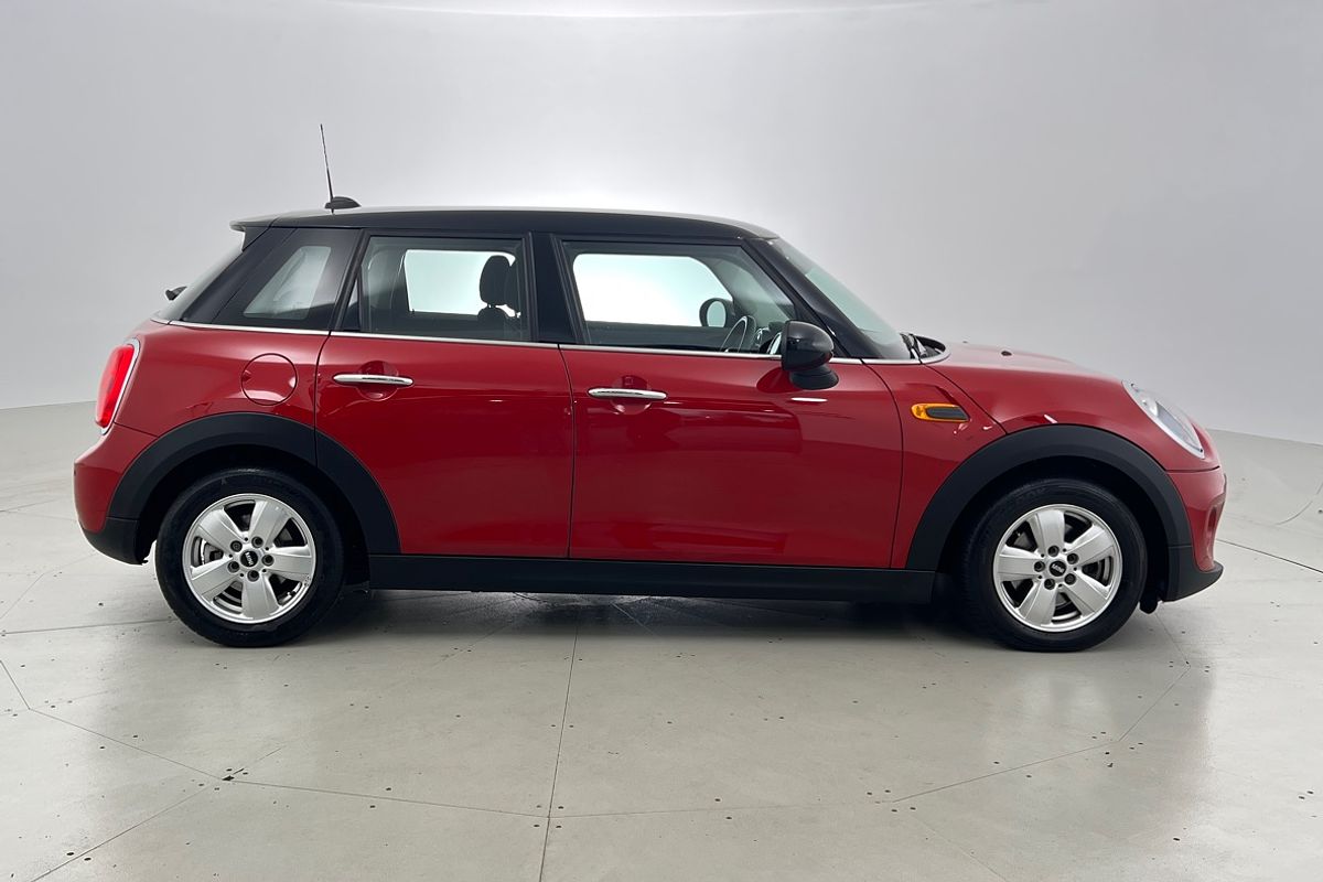 2016 MINI Hatch Cooper F55