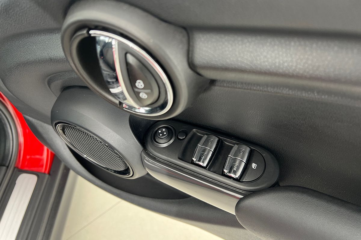 2016 MINI Hatch Cooper F55