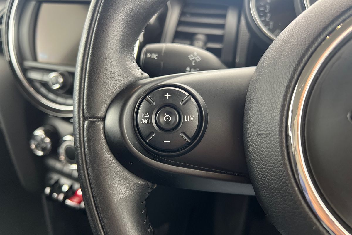 2016 MINI Hatch Cooper F55