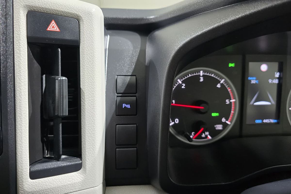 2022 Toyota Hiace Hiace Van LWB 2.8L T Diesel Manual GDH300R LWB