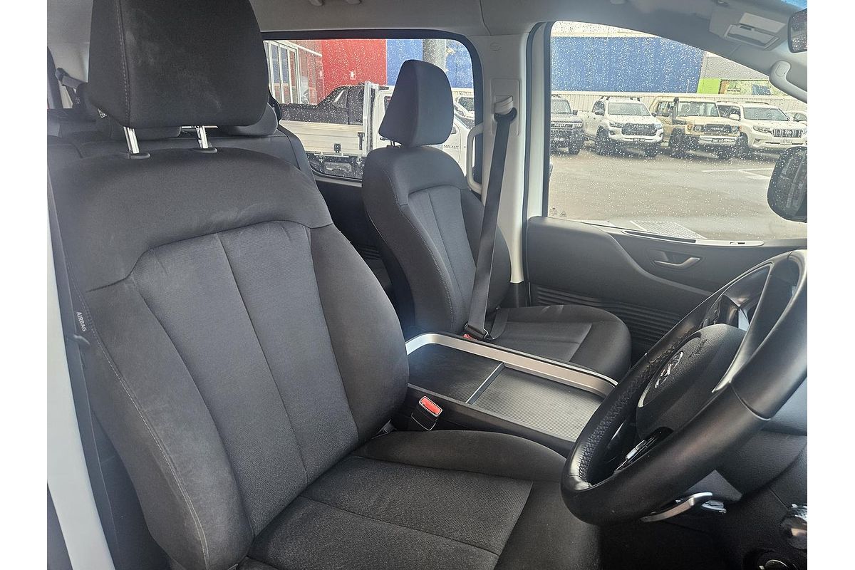 2022 Hyundai STARIA Highlander US4.V1