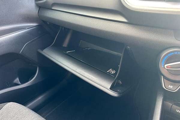 2022 Kia Stonic S YB