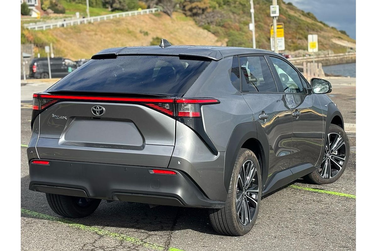 2024 Toyota bZ4X XEAM10R