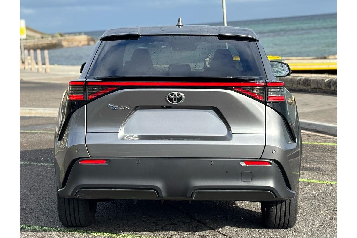2024 Toyota bZ4X XEAM10R