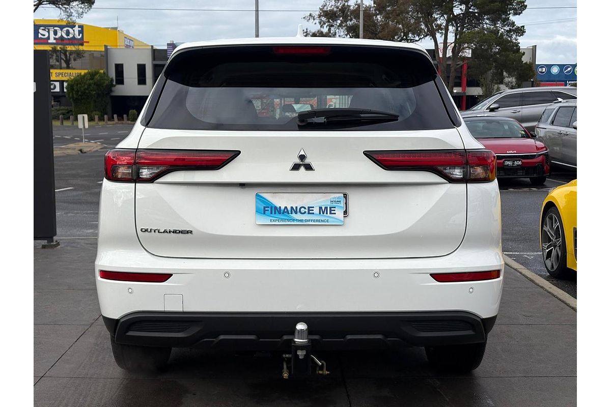 2022 Mitsubishi Outlander ES ZM