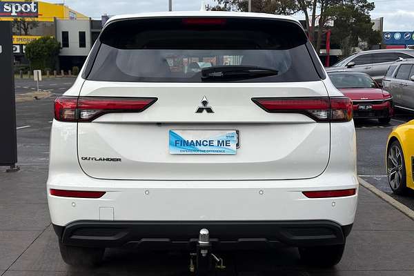 2022 Mitsubishi Outlander ES ZM