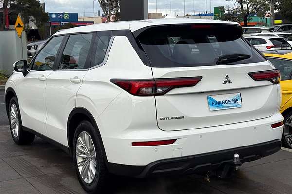 2022 Mitsubishi Outlander ES ZM