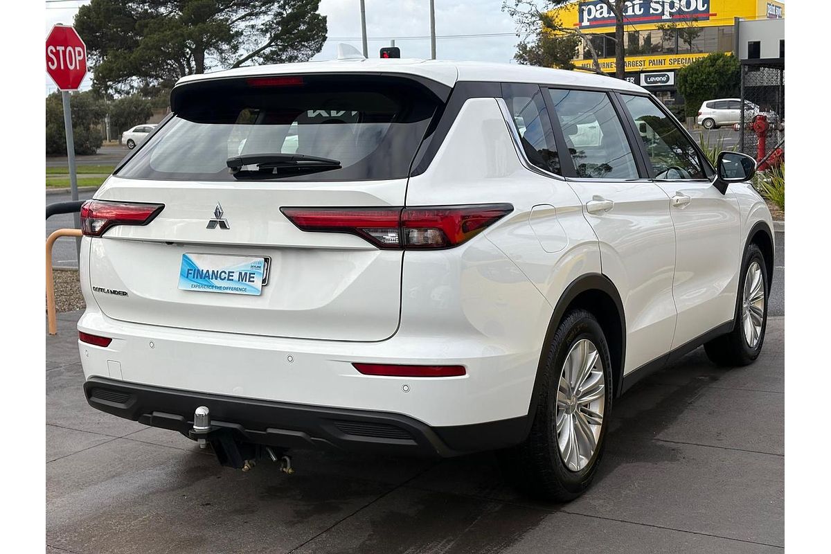 2022 Mitsubishi Outlander ES ZM