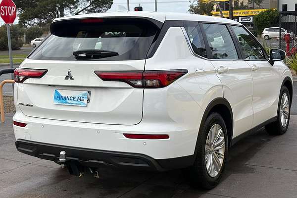 2022 Mitsubishi Outlander ES ZM