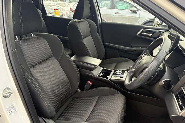2022 Mitsubishi Outlander ES ZM