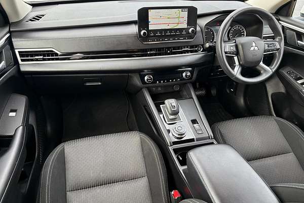 2022 Mitsubishi Outlander ES ZM