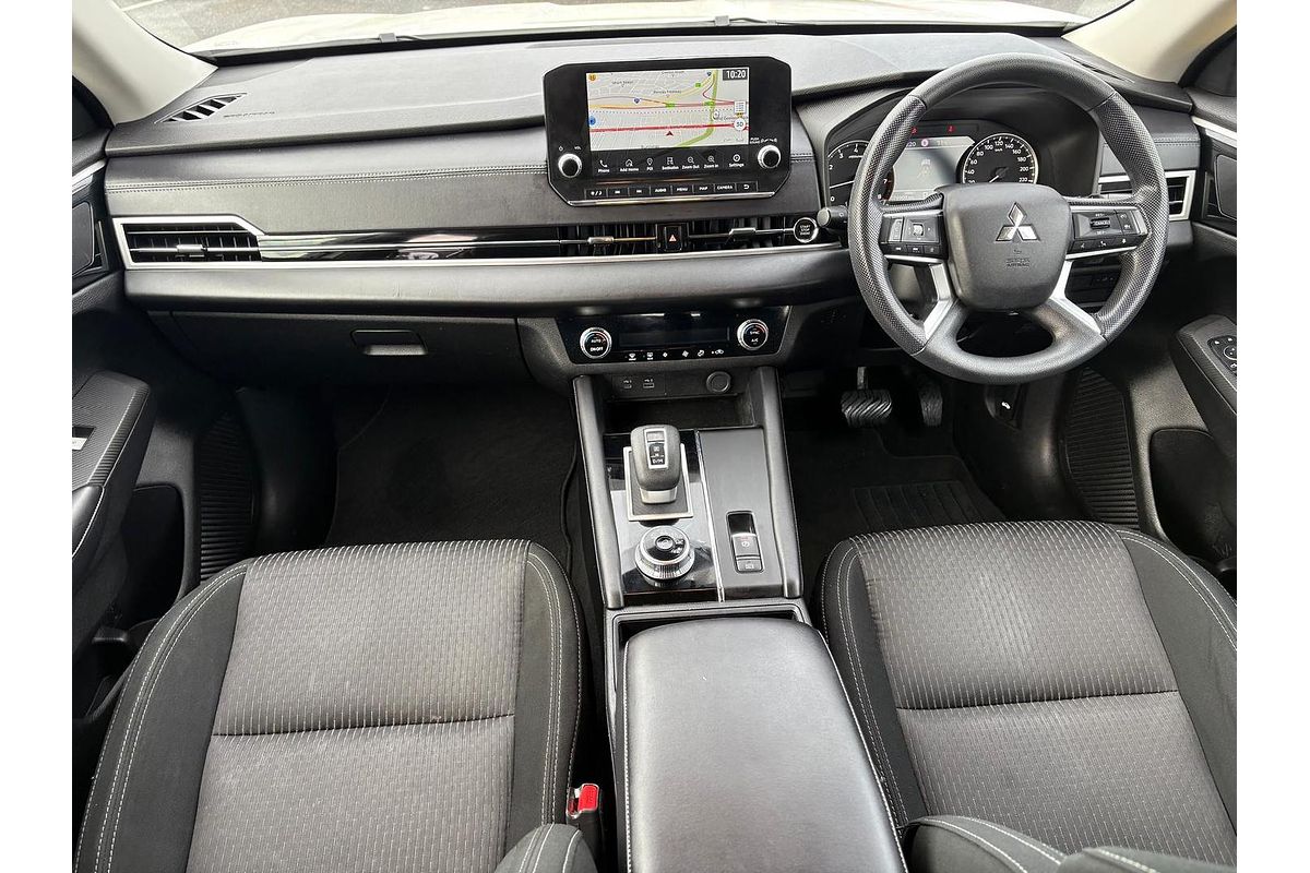 2022 Mitsubishi Outlander ES ZM