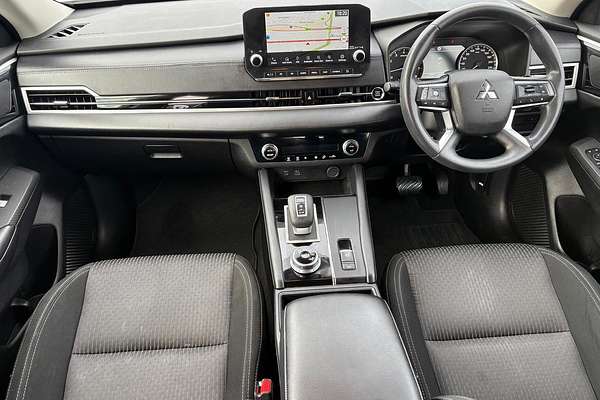 2022 Mitsubishi Outlander ES ZM